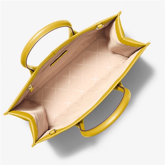 Michael Kors Mirella
Medium Pebbled Leather
Tote Shoulder Bag - Picture 6 of 13